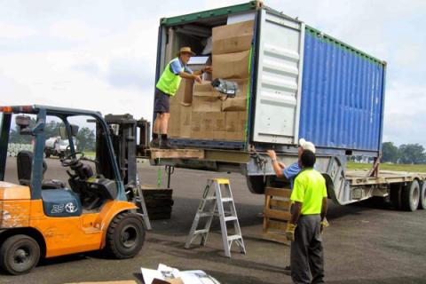 Indian-cargo-packers-and-movers-loading