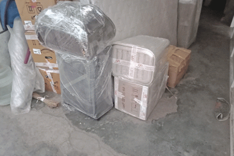 JDR Relocations Unloading