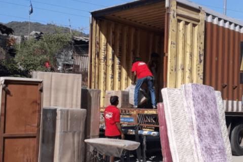 Jolly-packers-and-movers-Loading