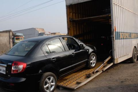 Kerala-packers-and-movers-Car-relocation