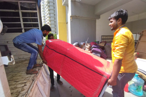 Kissan-cargo-Movers-loading
