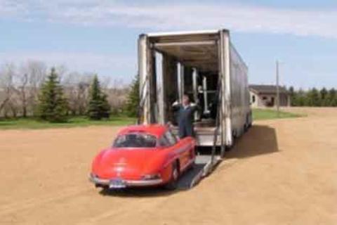 Lion-packers-and-movers-car-relocation