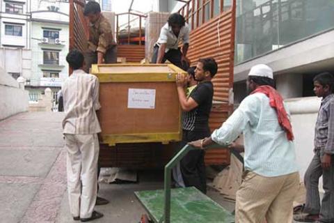 MS-Packers-Movers-Loading