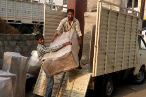 Made Easy Cargo Movers Packers Loading.jpg