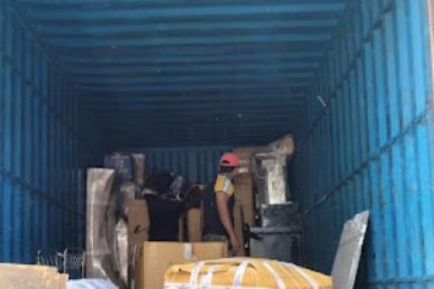 Mahavir-cargo-packers-and-movers-loading