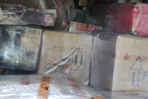 Mahira-packers-and-movers-loading