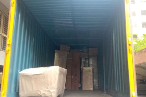 Manav-packers-and-movers-loading