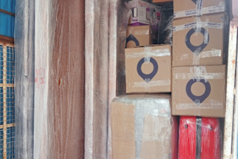 Manisha-packers-loading