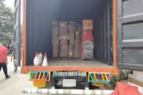 Mitran-packers-and-movers-loading