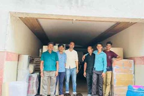 Moon-packers-and-movers-team