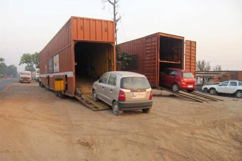 MovingHub-packers-and-movers-car-relocation