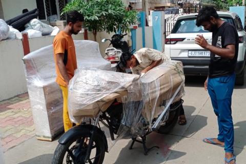 Murli-India-packers-and-movers-bike-packing