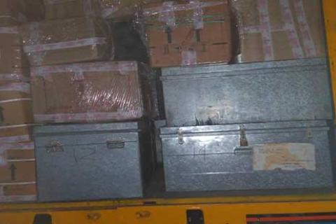 New Indian Cargo Packers Movers Loading