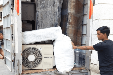 Nisha-packers-and-movers-household-loading