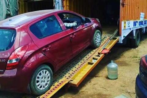 Om Relocations Car Transport
