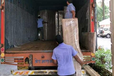 Om Tirupati Balaji Packers Movers Loading