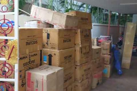 Orange-packers-and-movers-packing