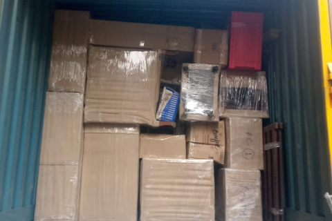 Oswal-packers-and-movers-loading