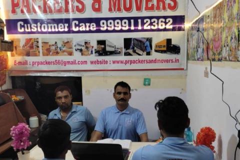 PR-packers-and-movers-team
