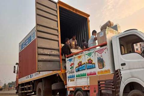 Packers Movers Kolkata Loading