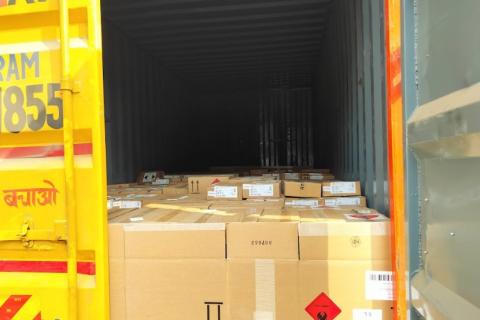 Pawan-putra-packers-and-movers-loading