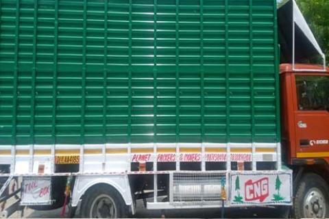Planet-Packers-and-Movers-Vehicle-2