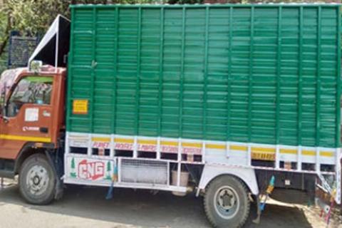 Planet-Packers-and-Movers-Vehicle