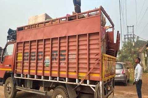 Packers Movers Kolkata Loading