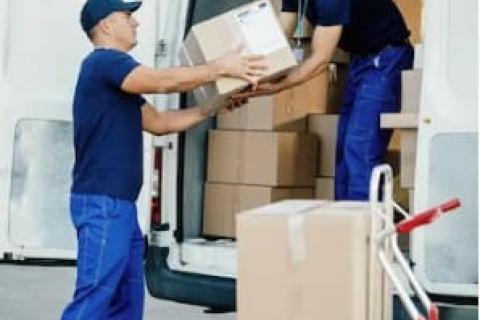 Pratham-packers-and-movers-loading