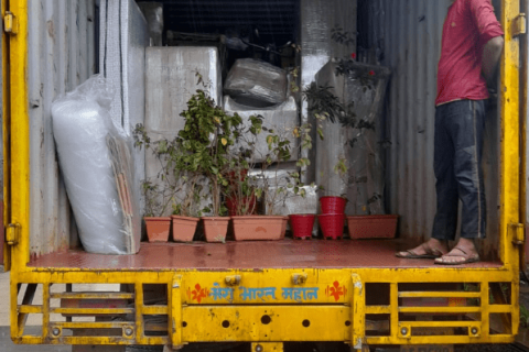 RS-Packers-and-Movers-Loading