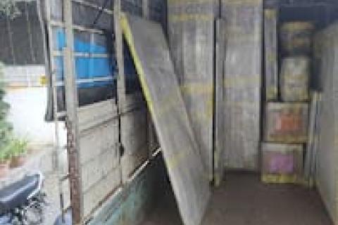 Rachita-packers-and-movers-loading