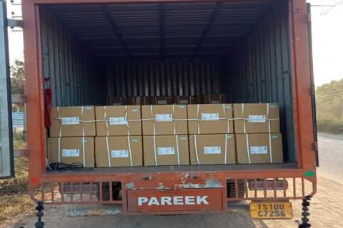 Raj-international-packers-and-movers-loading