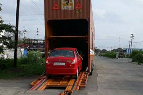 Ramdev-Packers-and-Movers-car-shifting