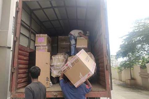 Relax Packers Movers Loading