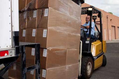 Rising-India-Packers-Movers-Mumbai-Loading.jpg