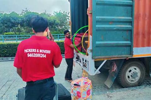 Riveego Packers Movers Loading