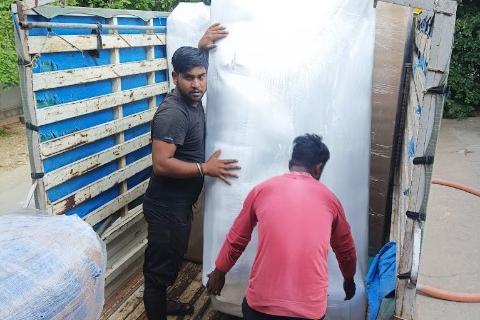 Rose-bright-packers-and-movers-loading