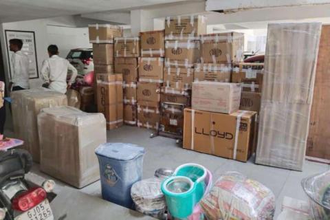 Royal-cargo-packers-and-movers-household-shifting