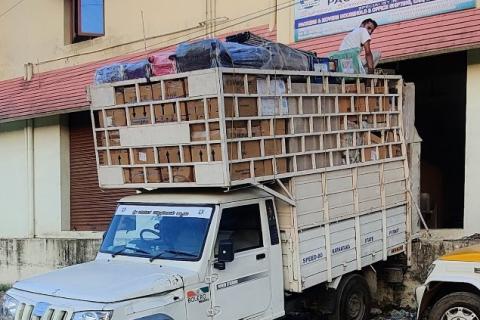 Royal-cargo-packers-and-movers-loading