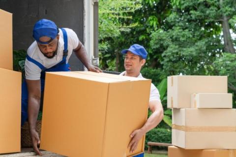 Run-Relocation-packers-and-movers-loading
