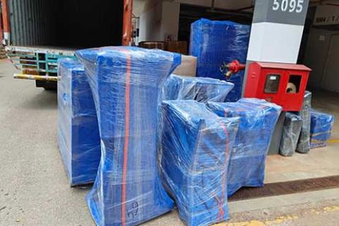 Ryder Packers Movers Loading