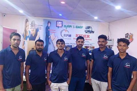 Ryder Packers Movers Office Staffs