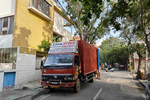 Ryder Packers Movers Transporter
