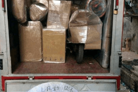 SRS-shifitng-packers-and-movers-loading