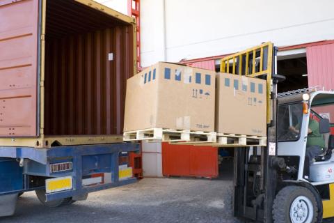 Safe-India-cargo-movers-loading