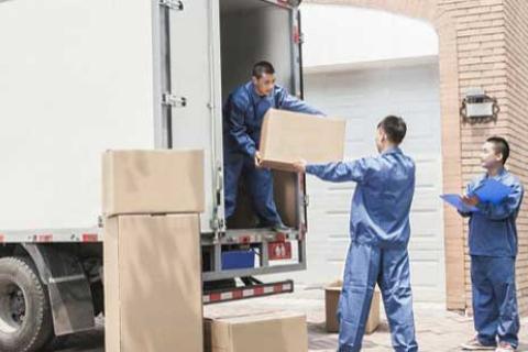 Sai-Kiran-Packers-Movers-Loading.jpg