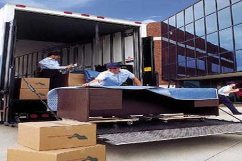Sainik-Packers-Movers-Unloading.jpg