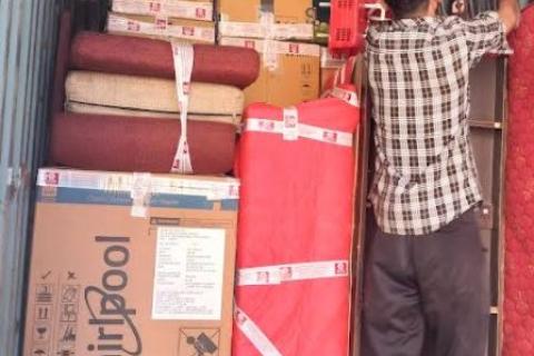 Sanjeev-packers-movers-loading
