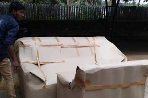 Saraswathi-Packers-Movers-Unloading05