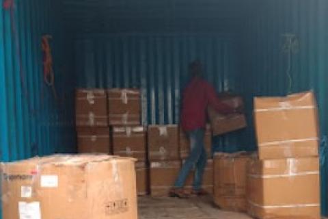 Sharp-packers-and-movers-loading